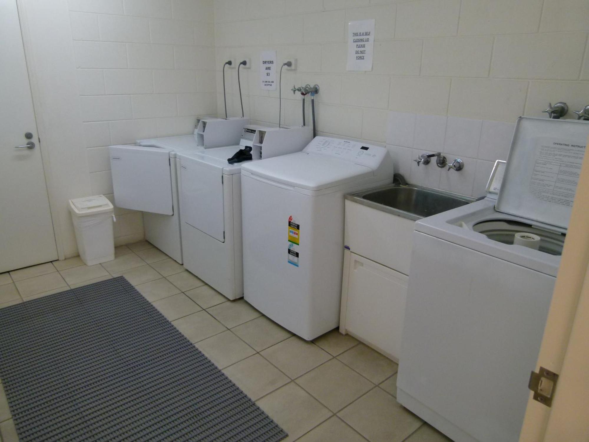 Madison Ocean Breeze Apartments Townsville Bagian luar foto