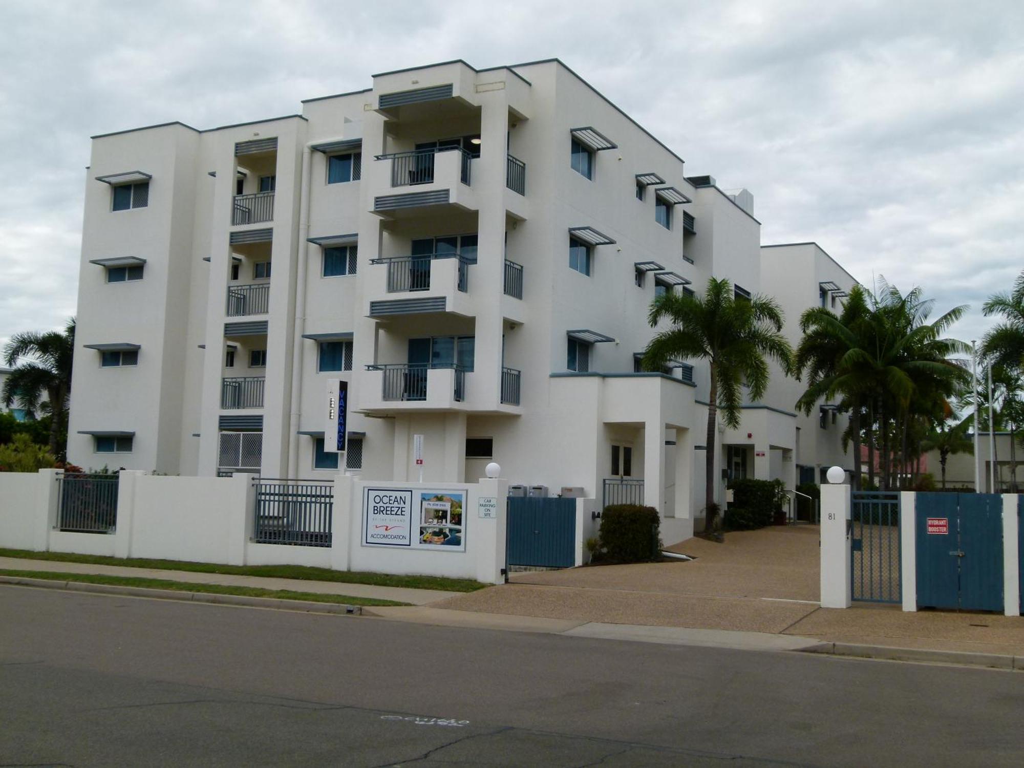 Madison Ocean Breeze Apartments Townsville Bagian luar foto