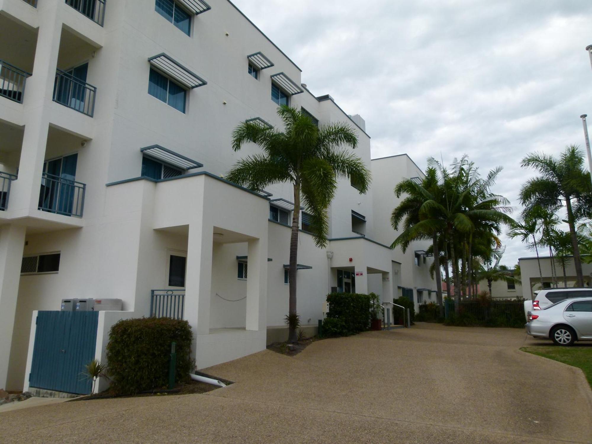 Madison Ocean Breeze Apartments Townsville Bagian luar foto