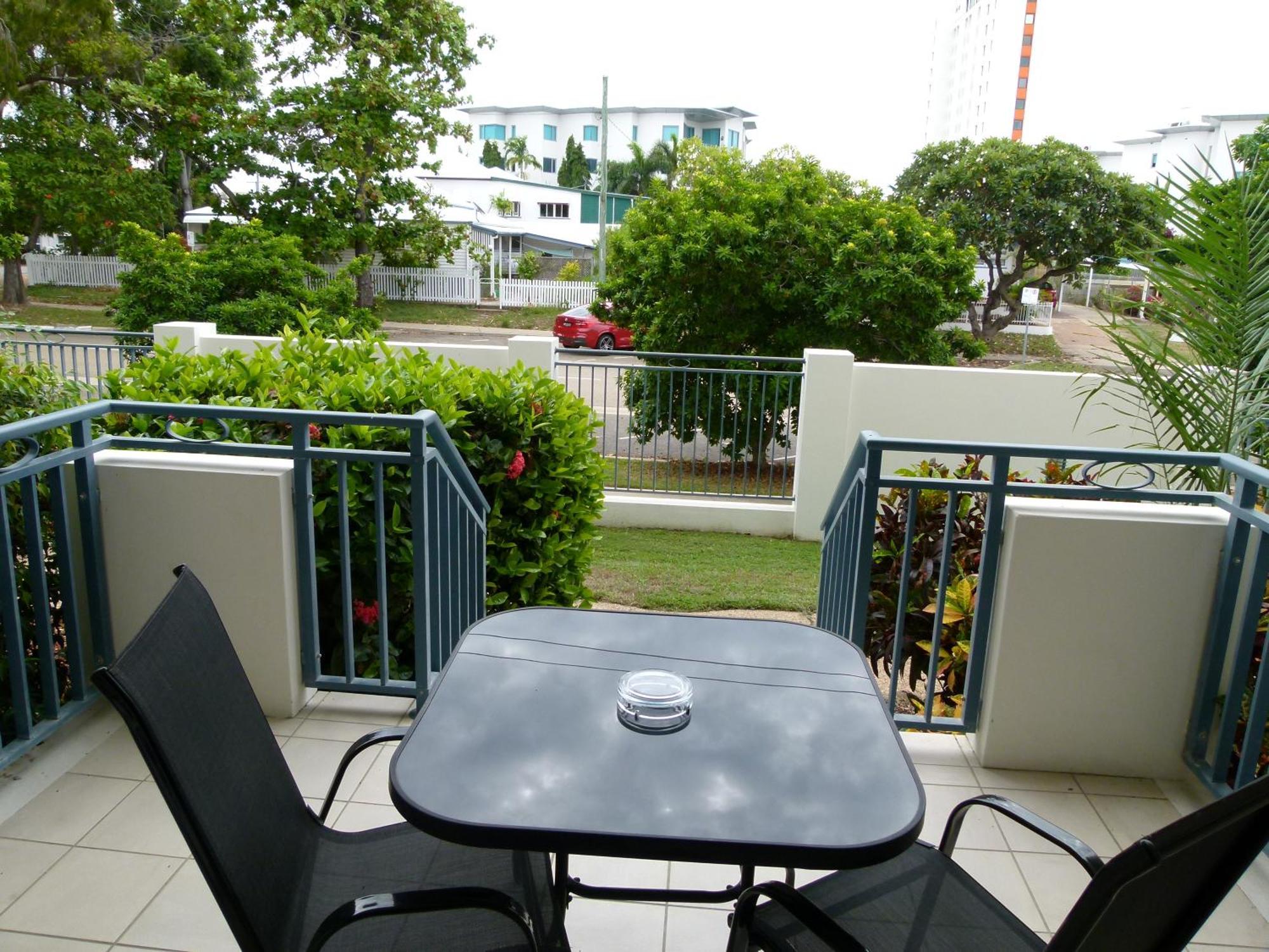 Madison Ocean Breeze Apartments Townsville Bagian luar foto