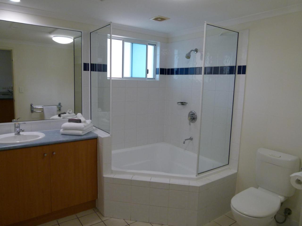 Madison Ocean Breeze Apartments Townsville Bagian luar foto