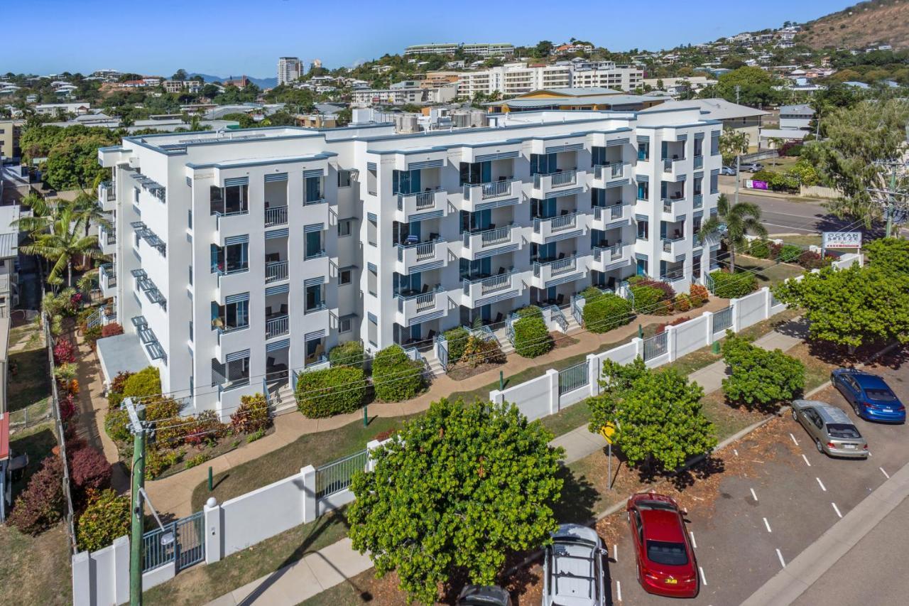 Madison Ocean Breeze Apartments Townsville Bagian luar foto