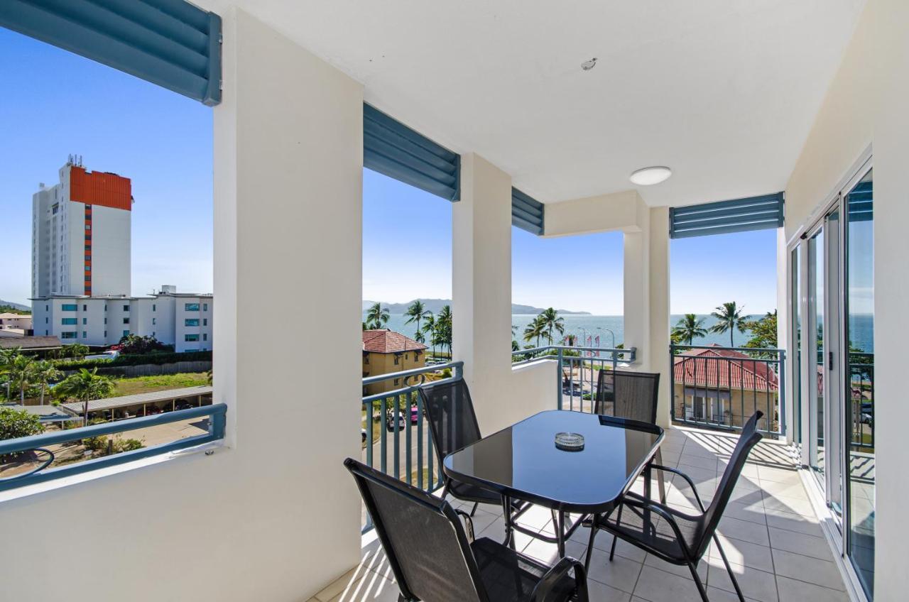 Madison Ocean Breeze Apartments Townsville Bagian luar foto
